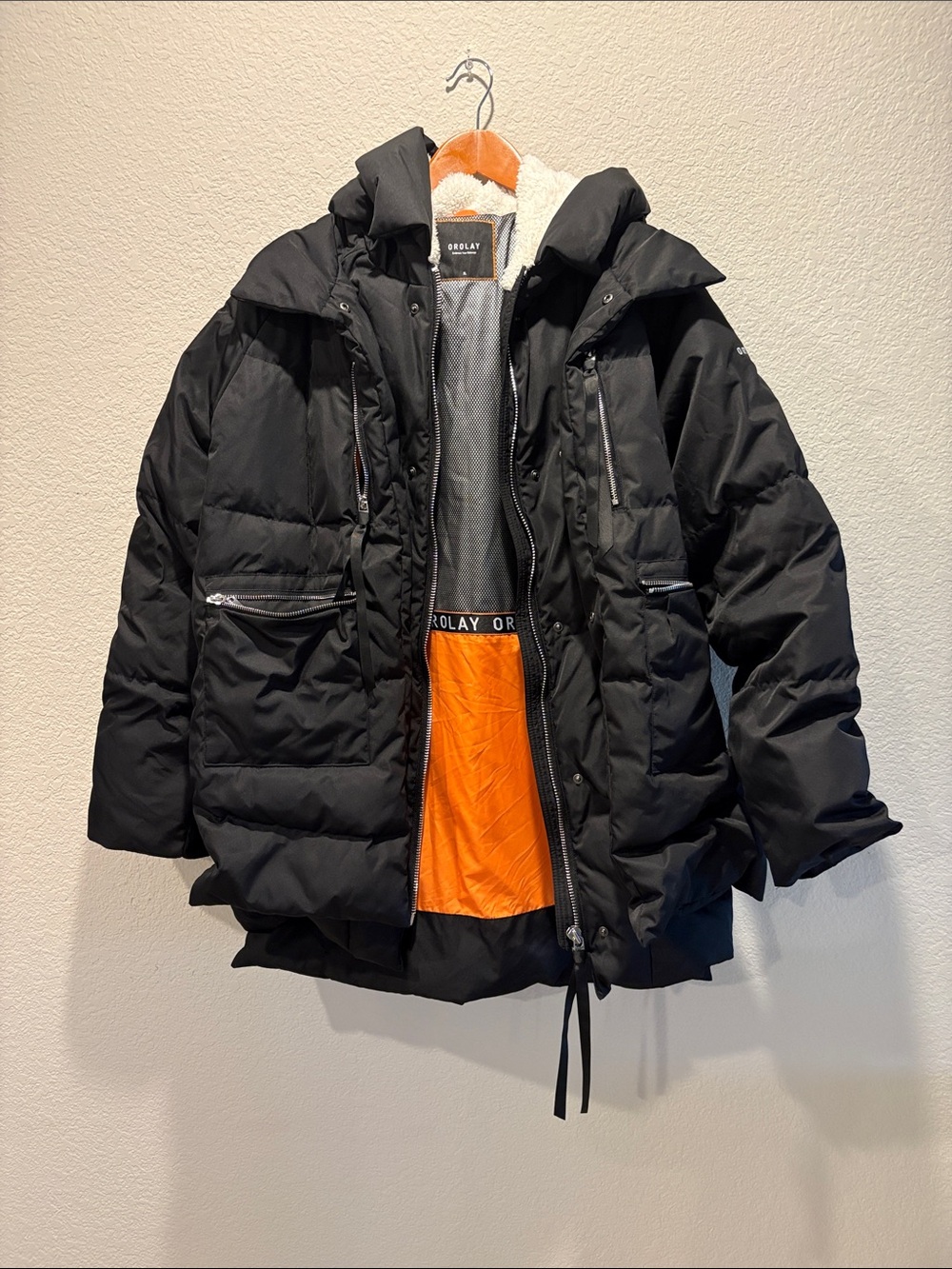 OROLAY Women's Black Insulated Puffer Jacket with Hood